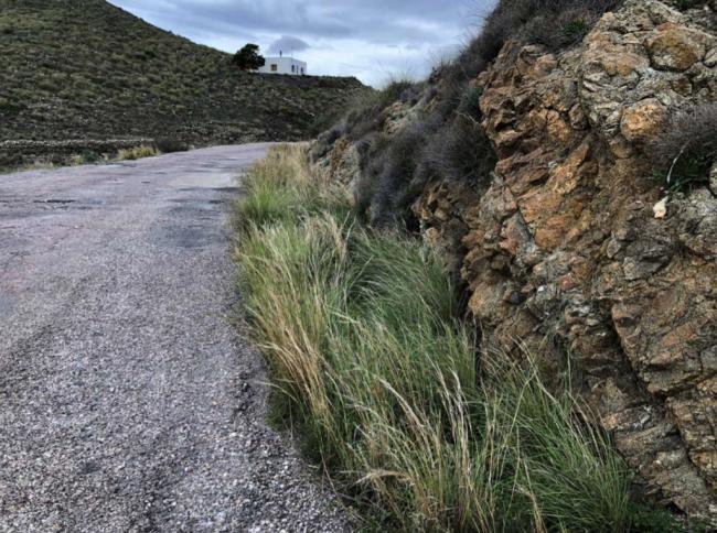 Diputación garantiza la seguridad del acceso al Punto Limpio de Carboneras