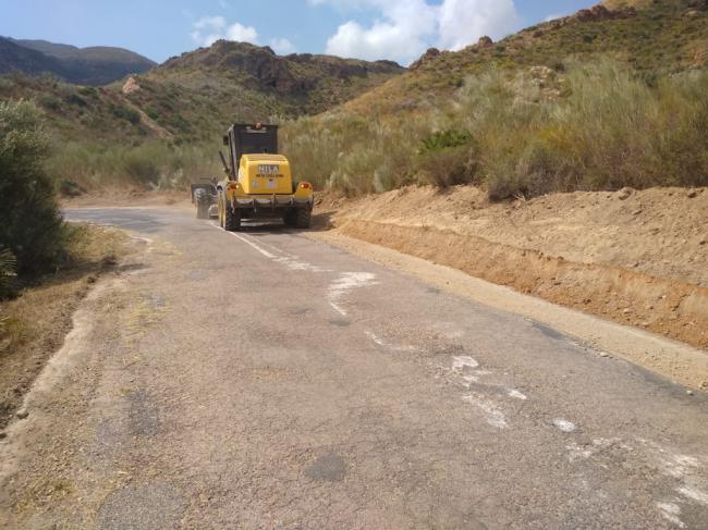 El Plan de Caminos de Diputación mejora tres caminos en Tíjola