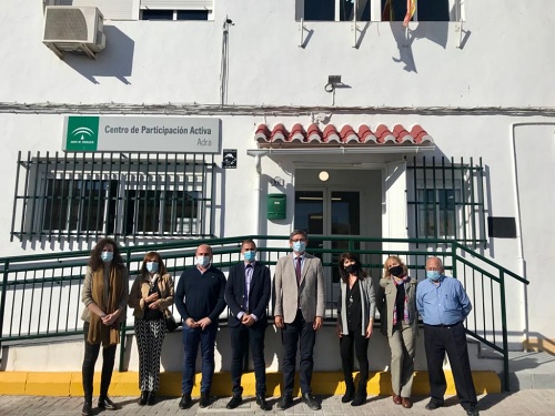 El delegado de Igualdad visita el Centro de Participación Activa de Adra