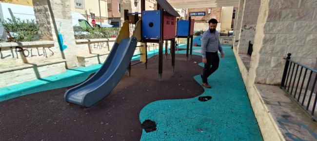 VOX critica el estado de “abandono” de los parques infantiles en Almería