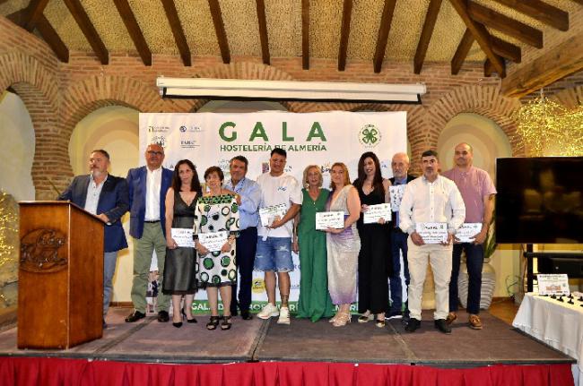 ASHAL hace una defensa del alojamiento turístico y la hostelería reglada en su XXII Gala de la Hostelería