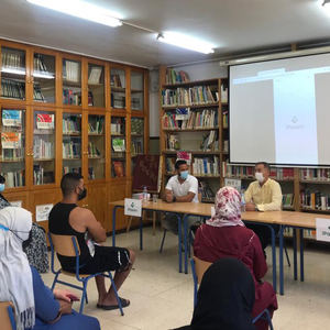 El delegado de Educación visita el CEIP El Puche, ejemplo de mejora en la comunicación con las familias a través de la aplicación móvil iPasen