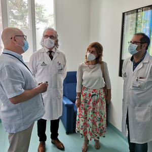 La concejala de Familia e Igualdad, Paola Laynez, visita el área de Salud Mental de Torrecárdenas