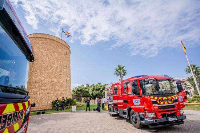 Bomberos del Poniente se refuerza con dos nuevos vehículos de primera intervención
 