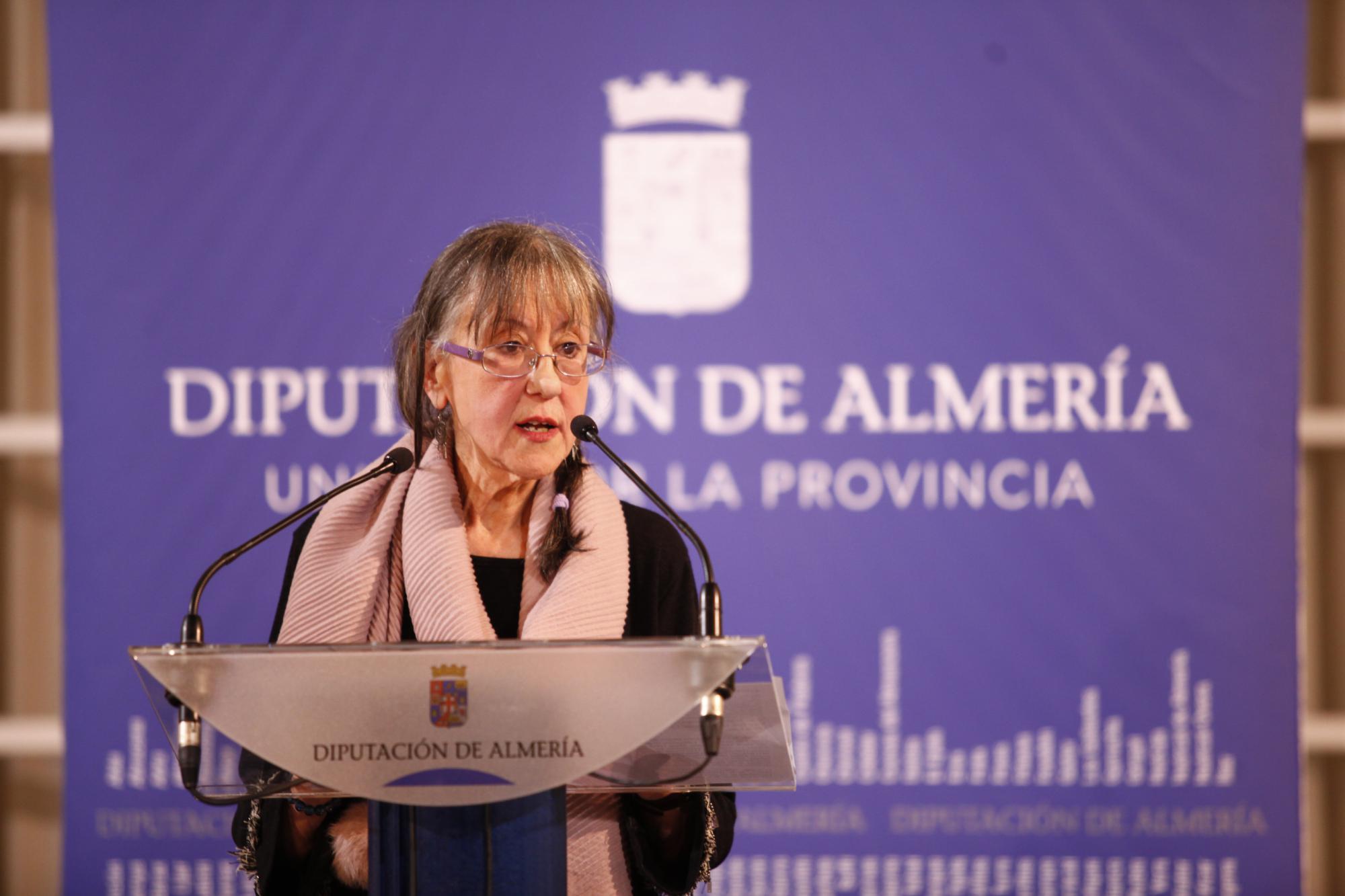 El IEA editará una Antología Poética de la escritora Pilar Quirosa