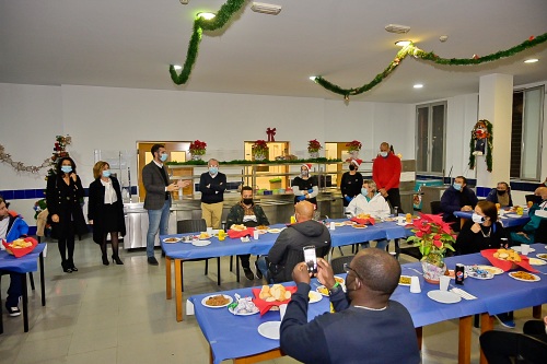 El alcalde realiza las tradicionales visita de Navidad