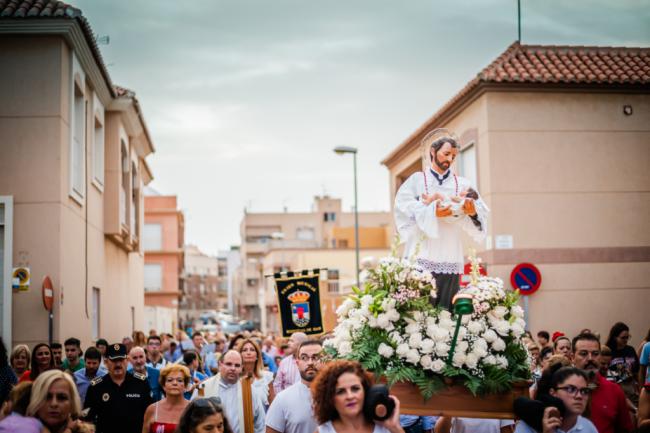 La Cañaílla se despide las fiestas con la procesión de San Cayetano