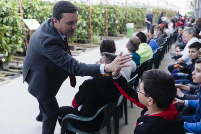 Diputación acerca a escolares la agricultura con ‘Interioridades de un Mar de Plástico’