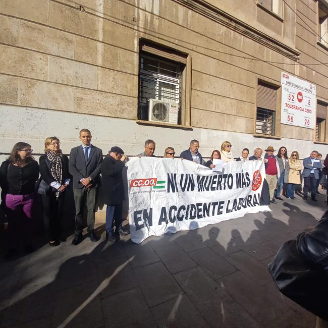 Concentración por el octavo fallecimiento en accidente laboral en Almería