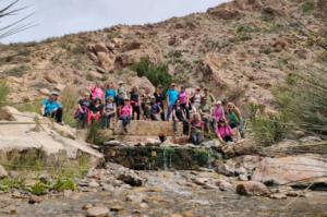 Más de una veintena de abderitanos disfrutan del sendero Fuente Marbella