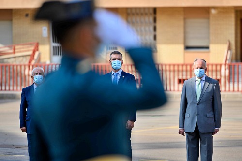 El alcalde muestra su reconocimiento a la Guardia Civil en el 12-O