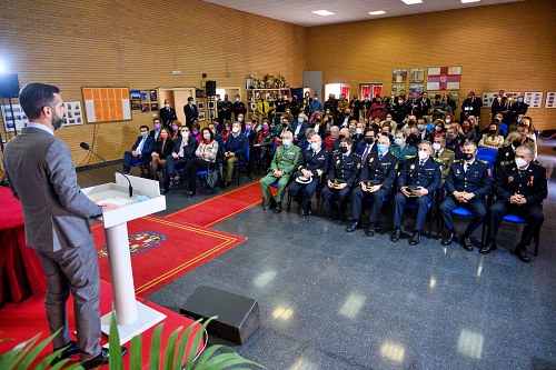 El alcalde reconoce a los Bomberos con una felicitación individual