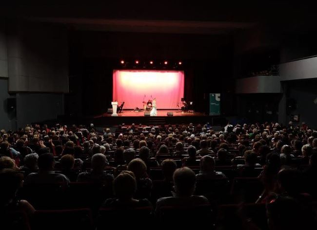 600 abderitanos disfrutan de la gala de la IV Semana de las Personas Mayores