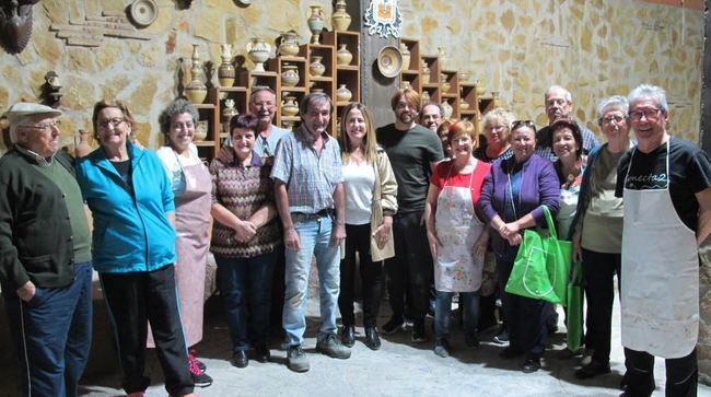 Cursos y talleres de alfarería tradicional veratense y de indumentaria histórica