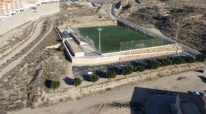 Aparcamientos junto al campo de fútbol de Aguadulce