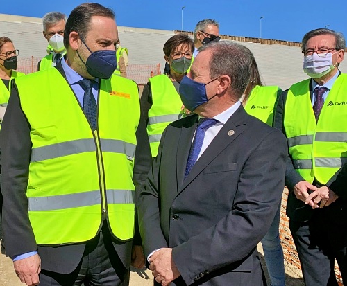 El presidente de la Cámara pide al ministro Ábalos acelerar el AVE a Almería