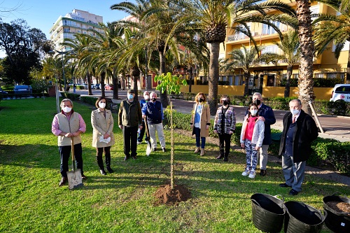 El Ayuntamiento regala 1.300 árboles a los CEIP en el Día Mundial del Árbol