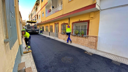 El Ayuntamiento de Berja asfalta la Avenida Manuel Salmerón y el barrio Santa Cruz