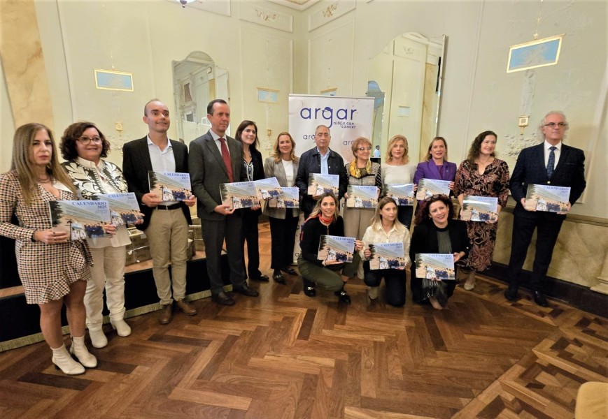 Argar presenta su calendario solidario 2025 con apoyo institucional