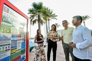 La banderas que certifican la calidad de las playas de Almería ya ondean