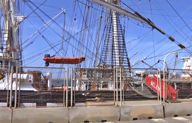 No te pierdas ver este barco atracado en el Puerto de Almería