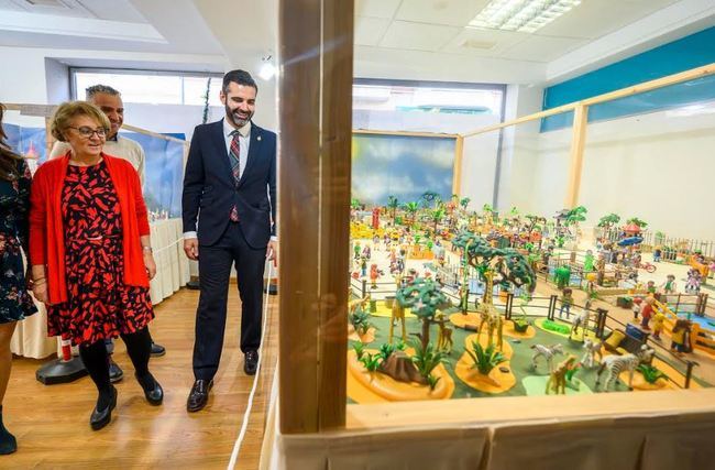 El alcalde anima a los almerienses a visitar la exposición de Playmobil de Argar