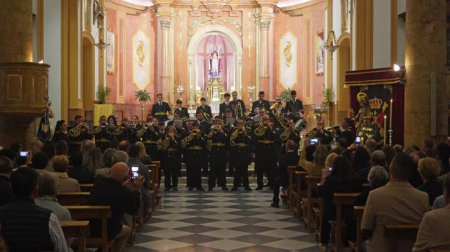 La Mayordomía de San Miguel bendice la imagen de Santa Bárbara