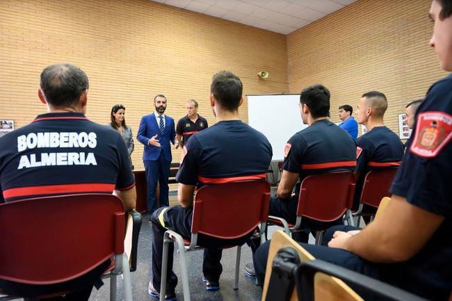 Se incorporan 10 nuevos bomberos a la plantilla de Almería