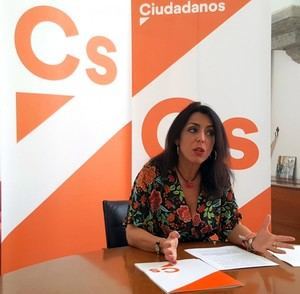 Ciudadanos recibe el apoyo de todos los grupos para que los discapacitados tenga boniticaciones en las escuelas de idiomas