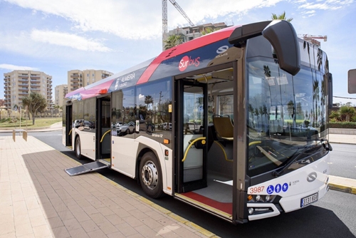 Podemos Almería pide al Ayuntamiento habilitar autobuses gratuitos para feria y playa