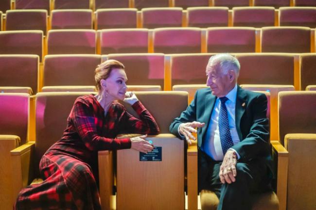 Paloma San Basilio, butaca de honor en el Teatro Auditorio de Roquetas de Mar