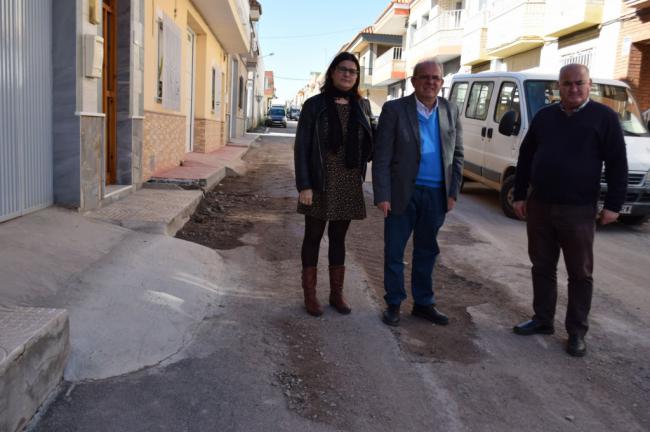 El Ayuntamiento de Vícar repara las fugas de abastecimiento en la calle Almería