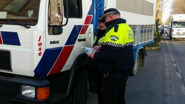 La Policía Local De Vícar inspeccionará Autobuses Y Camiones