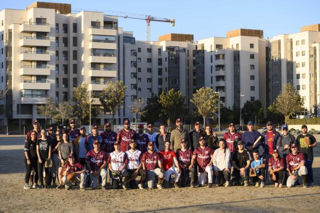 El Ayuntamiento crea un campo de béisbol en la Vega de Acá