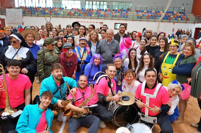 Mayores De Vícar Inauguran El Carnaval Con El III Encuentro-Convivencia