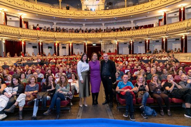 ‘Verano en diciembre’, divertida comedia de origen teatral que hace inmortal a Lola Cordón