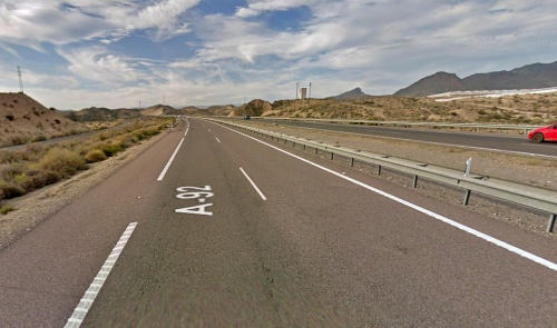 Fallece un motorista en una colisión con un turismo en la A-92 en Rioja