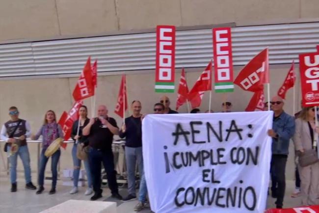 Trabajadores del Aeropuerto protestan por el cambio de jornada