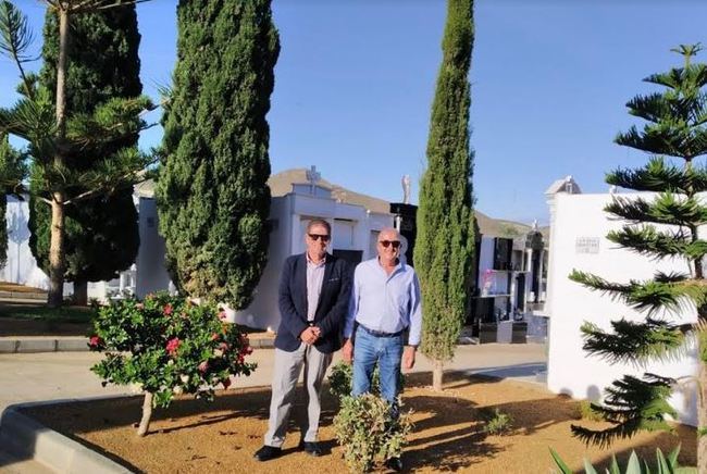 Carboneras prepara el cementerio para Todos los santos