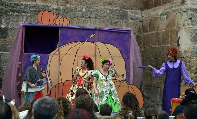 La Cenicienta llena la Plaza de la Catedral