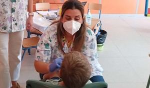 Más de 57.000 niños en Almería se vacunan contra la gripe en colegios