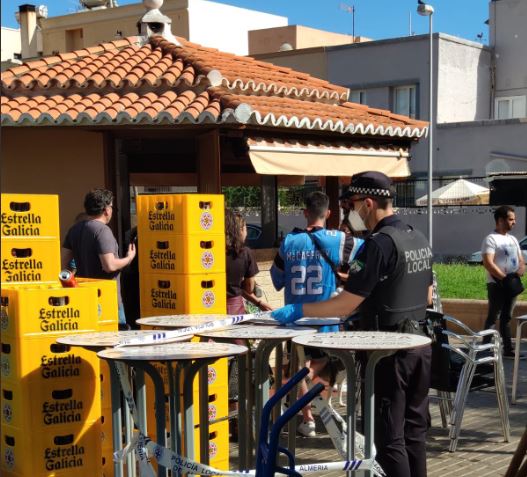 El Ayuntamiento cierra un kiosko sin licencia de terraza