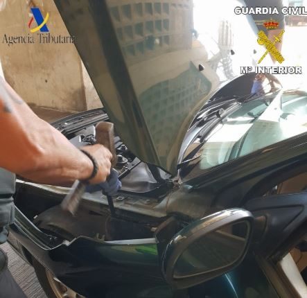 Descubierto al intentar llegar a Almería con hachís oculto en el coche