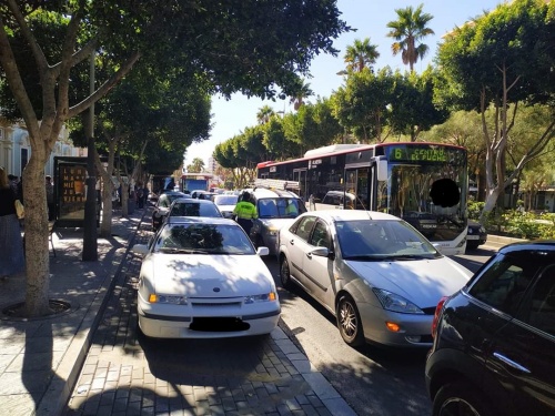 CSIF denuncia al Ayuntamiento por el colapso en algunas paradas de bus en horario escolar