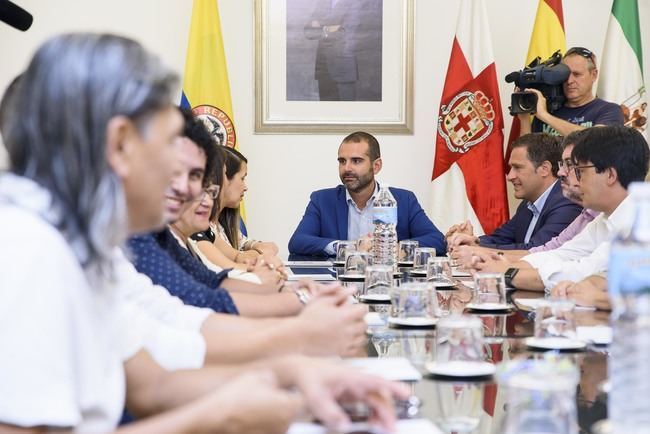 Almería recibe a una delegación colombiana para hablar de movilidad, desarrollo urbano y participación