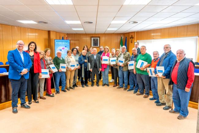 Talleres digitales para mayores en Roquetas de Mar