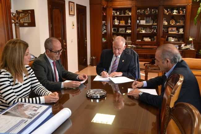 El Ayuntamiento de Roquetas moderninza la sala 092