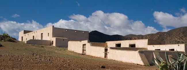 Polémica por la rehabilitación de un cortijo en Los Genoveses para uso hotelero