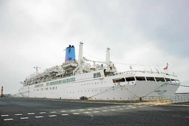 Cerca de 1.900 cruceristas visitan este viernes Almería a bordo de dos cruceros