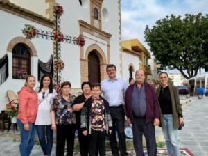 Las Cruces de Mayo inundan de color y alegría las calles de Adra